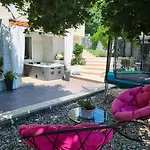 Villa Biston *