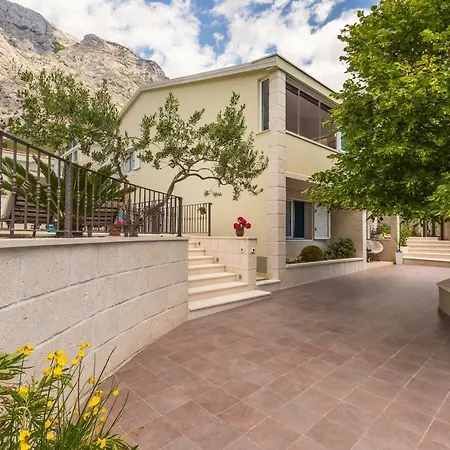 Villa Biston