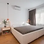 Biston Вилла *