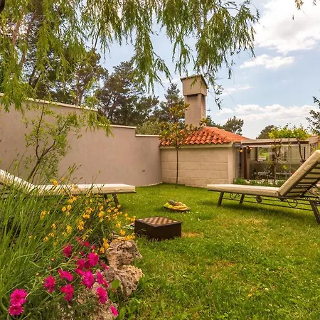 Biston Villa Baška Voda