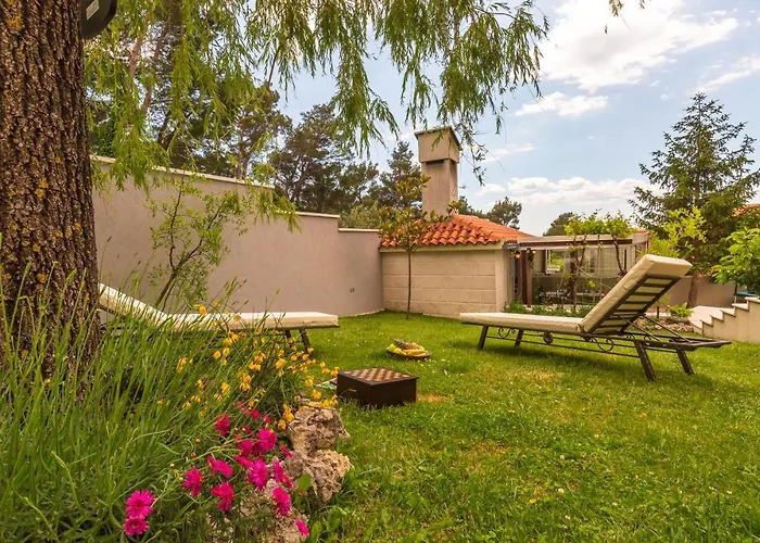 Biston Villa Baška Voda